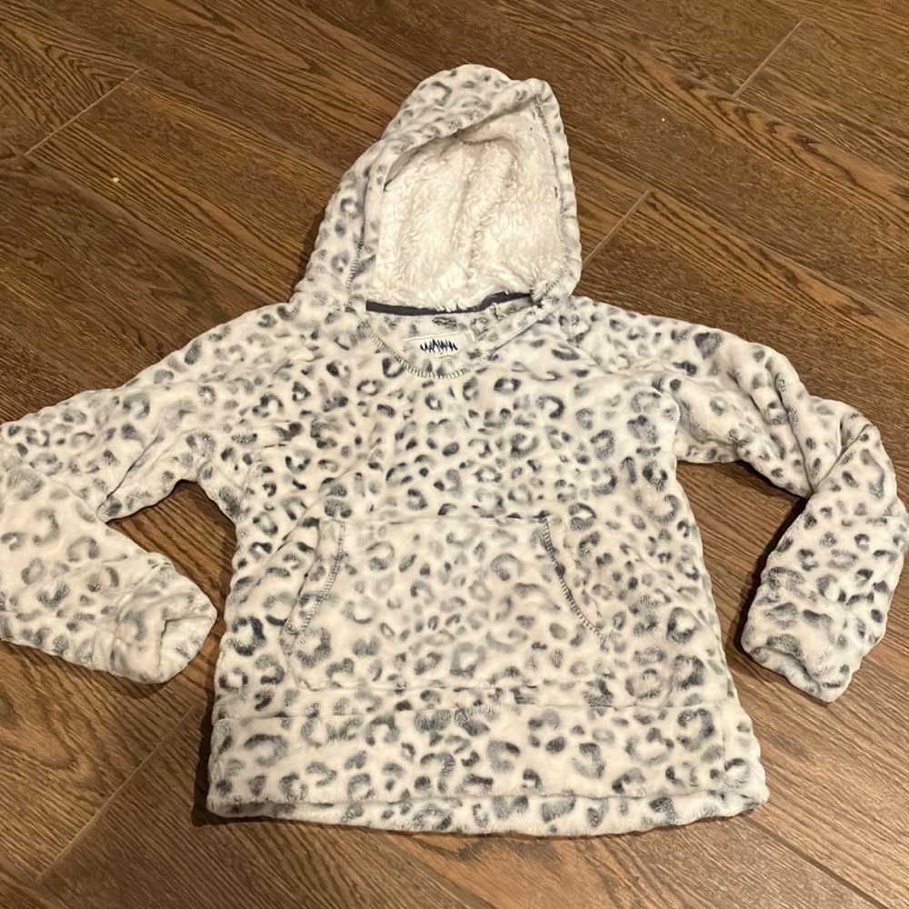 Girl 5/6 cozy pullover